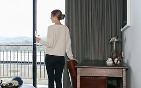 Lake Jindabyne Hotel